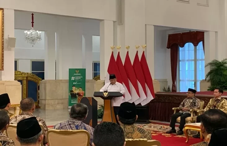 Prabowo Bersama Menteri Kabinet Merah Putih Serahkan Zakat lewat Baznas pada Istana