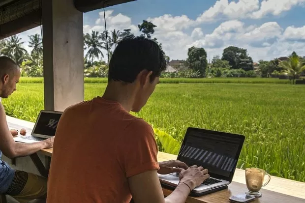 Tak semata-mata PNS, Pegawai BUMN juga Boleh WFA per 24 Maret 2025