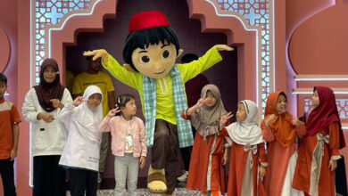 The Park Sawangan Hadirkan Karakter Animasi Entong, Ceriakan Puluhan Anak Yatim