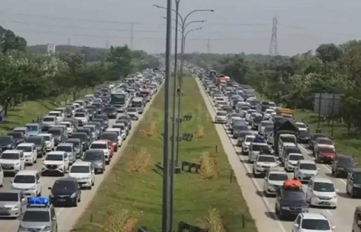 Volume Lalu Lintas Meningkat, One Way Diperpanjang hingga KM 210 Tol Palimanan-Kanci