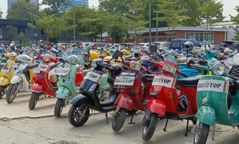 Budaya saling klakson pengguna vespa yang mana mulai terkikis zaman