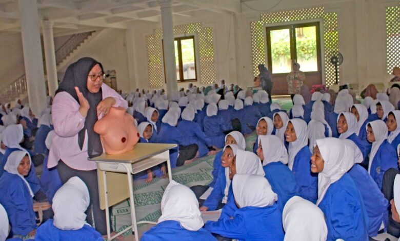 YKPI sosialisasikan upaya deteksi dini tumor ganas susu ke pesantren